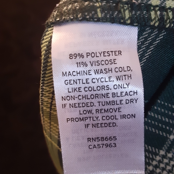 Green Tartan Pattern Skirt - Picture 2 of 10